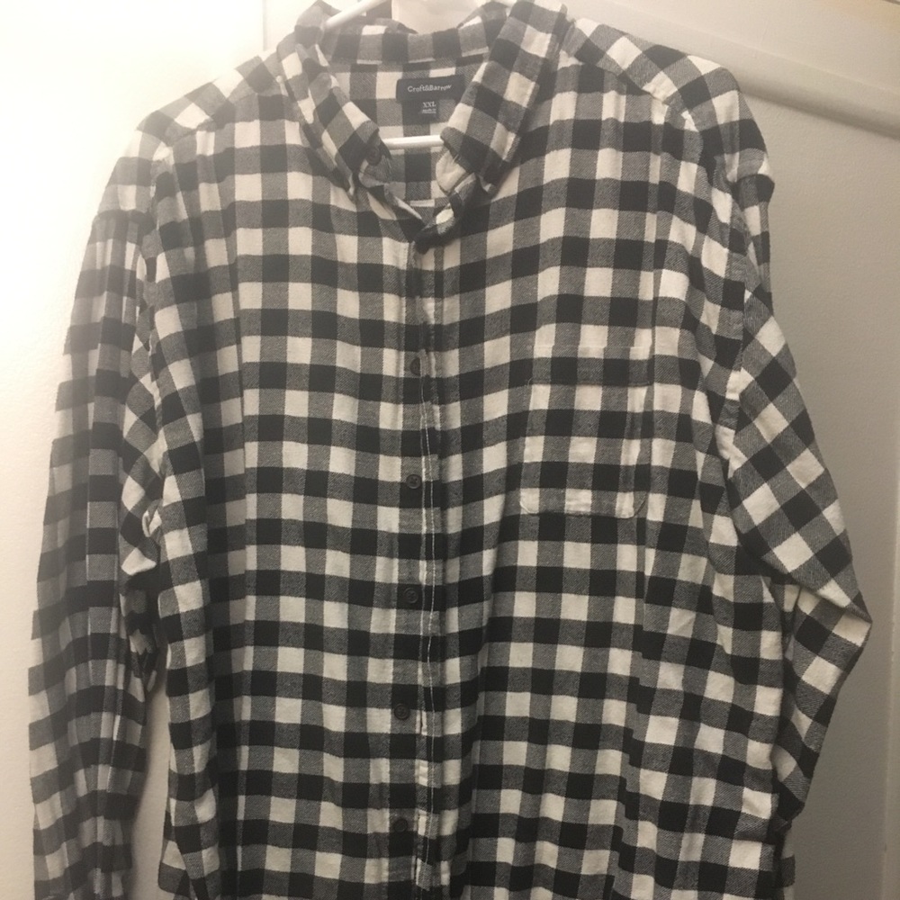 Men’s black and white check flannel